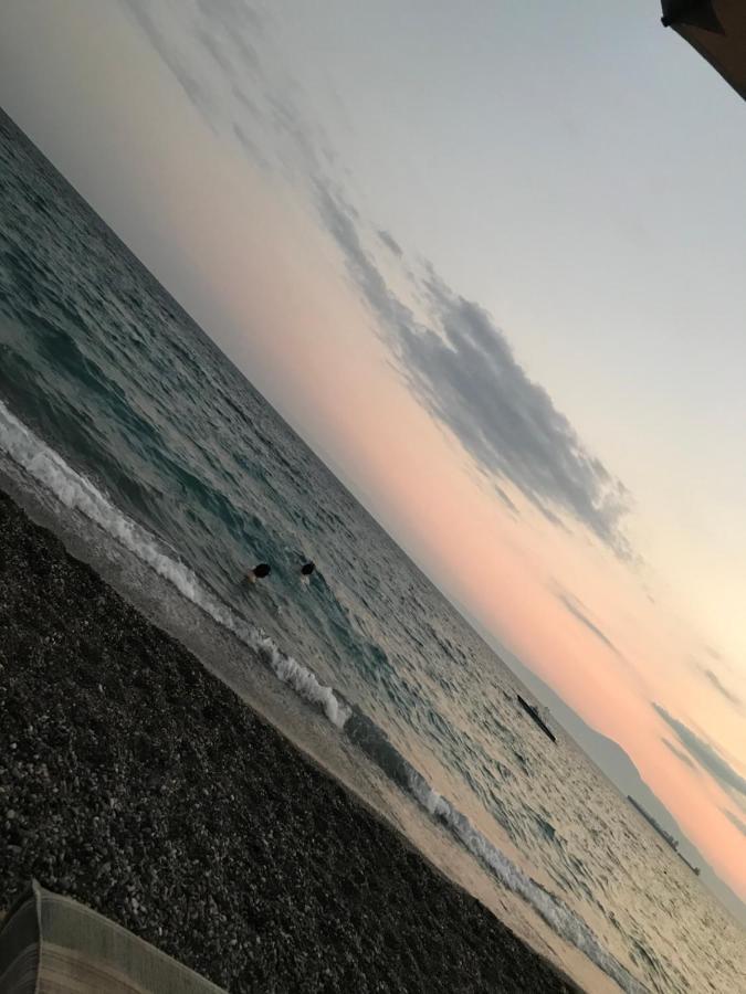 Balsam Suite - 50M To The Beach Kalamata Bagian luar foto