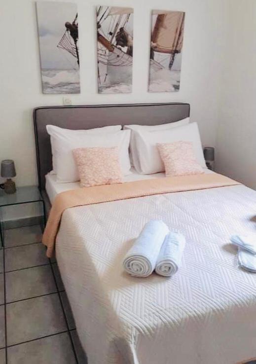 Balsam Suite - 50M To The Beach Kalamata Bagian luar foto