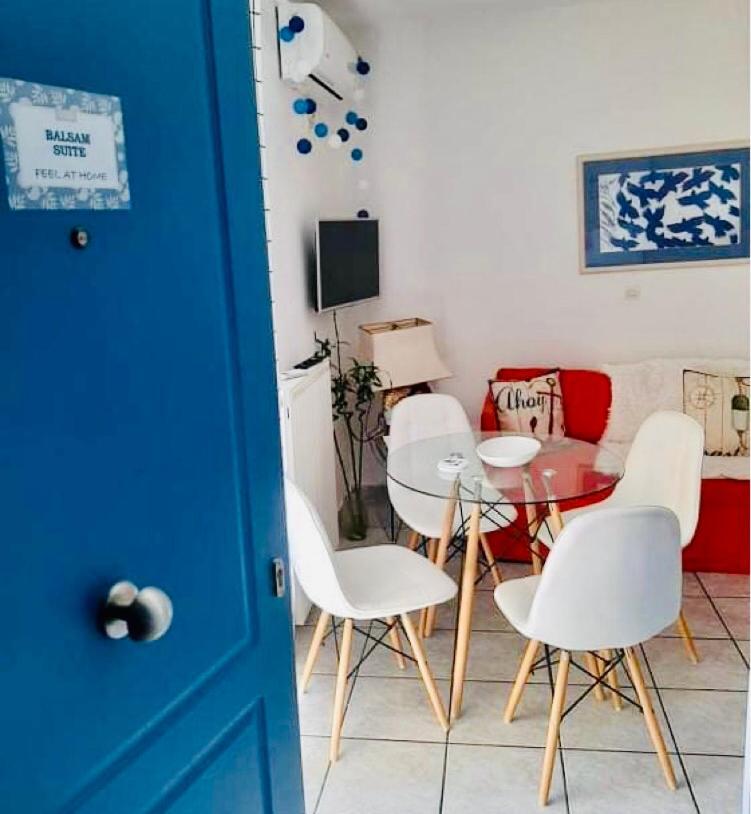 Balsam Suite - 50M To The Beach Kalamata Bagian luar foto